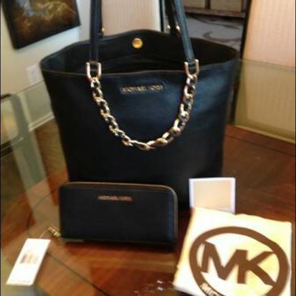 🚫Sold🚫 Michael Kors Lg Leather Harper Tote/Bag - Picture 1 of 4