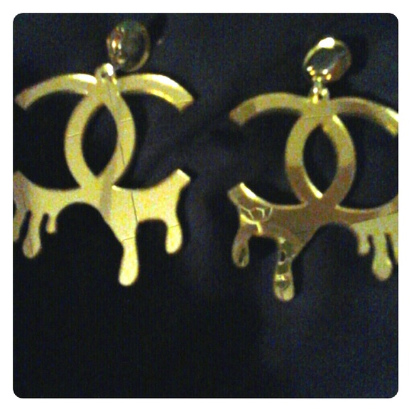Post earrings