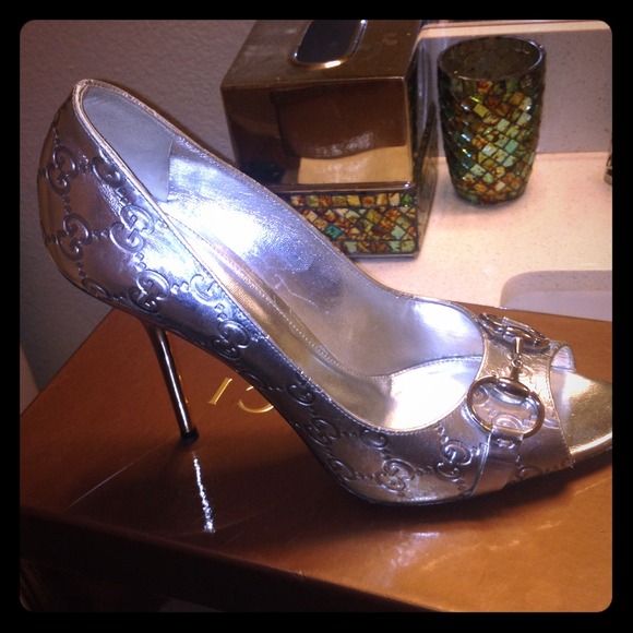 Shoe