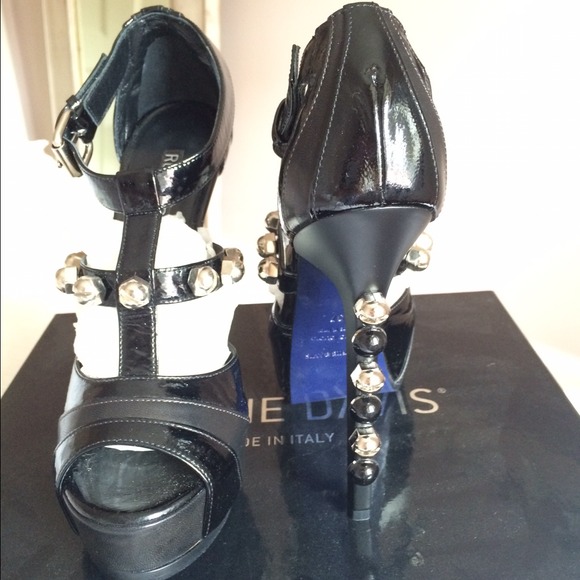 Ruthie Davis Black Stilettos Size 7 - Picture 3 of 4
