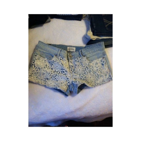 Aeropostale Pants - Shorts