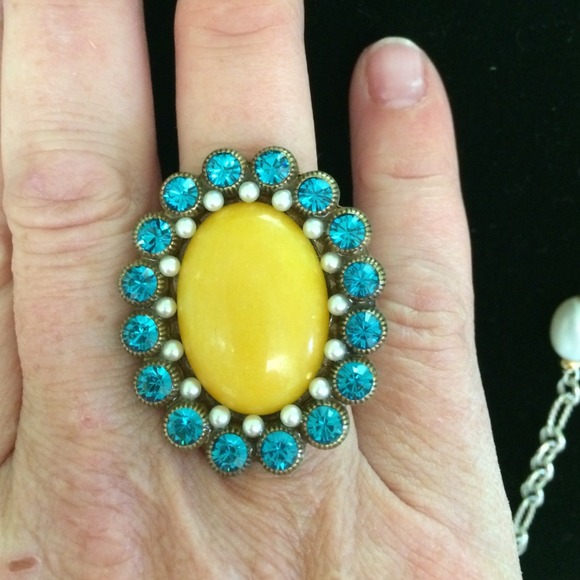 Costume ring