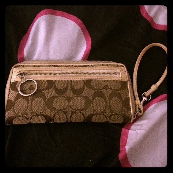 ❌TRADED❌Authentic COACH Zippy Wallet