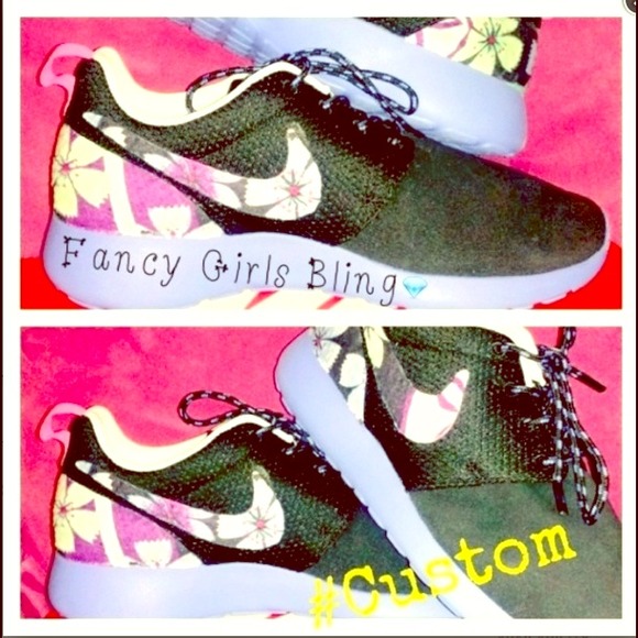 Nike Shoes - New custom Nike Roshe youth size 6 fits ladies 9