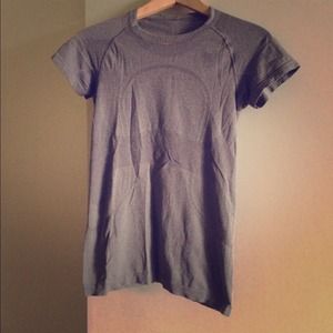 Lululemon run: swiftly tech short sleeve grey sz 6
