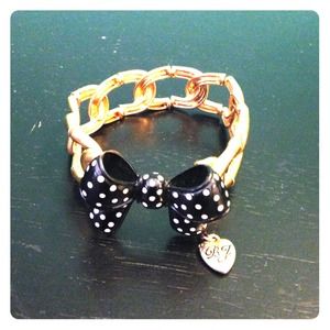 Bow bracelet
