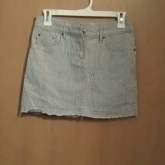 Bebe skirt and top - Picture 2 of 3