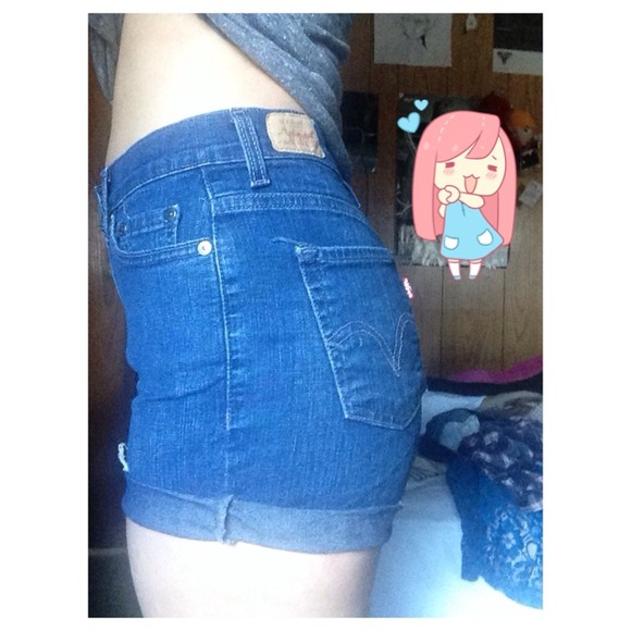 High waisted Levi shorts