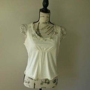 5/48 pretty floral top