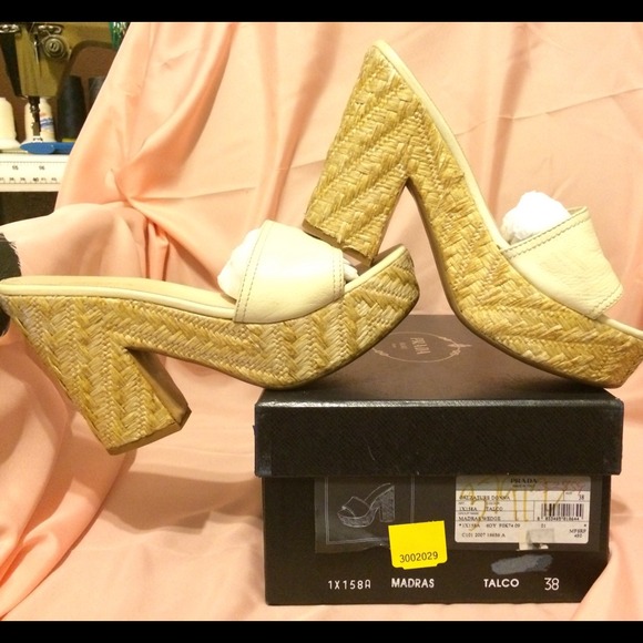 💯% Authentic Prada Madras style wedge - Picture 2 of 3