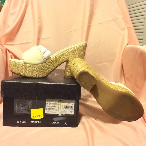 💯% Authentic Prada Madras style wedge - Picture 3 of 3