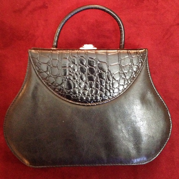 💕☀️⤵️🎉HP 2/28/15🎉Vintage Purse