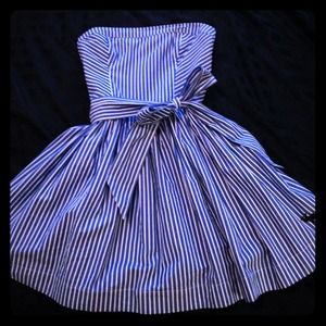 Adorable Abercrombie and Fitch striped dress🎀💙👗