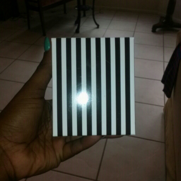 Hair - Picture 4 of 4