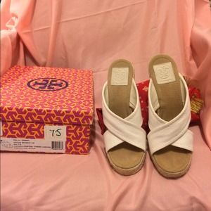 💯% Authentic Tory Burch summer espadrille wedges