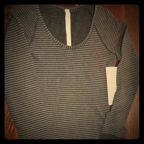 🚫sold🚫Open your heart long sleeve lululemon top