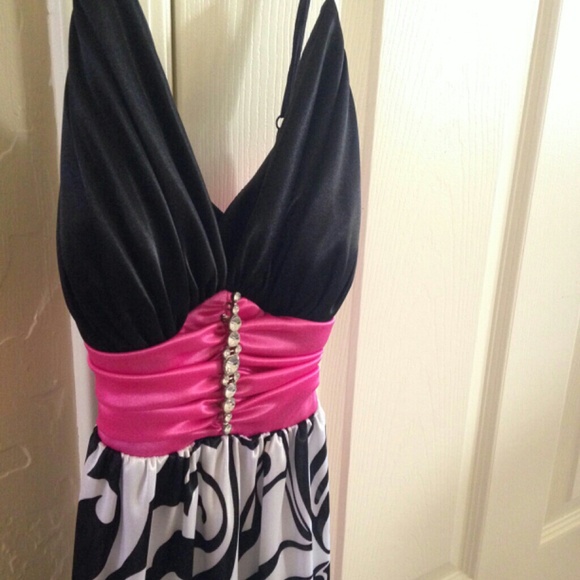 Dress - Picture 2 of 2