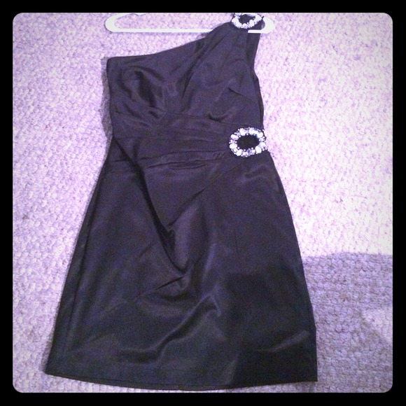 One shoulder cocktail or prom dress