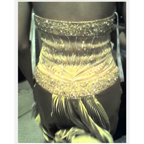 Gold sequin dress (PERFECT FOR PROM OR GALA) - Picture 2 of 4