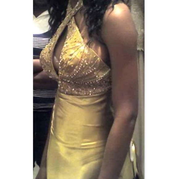 Gold sequin dress (PERFECT FOR PROM OR GALA) - Picture 3 of 4