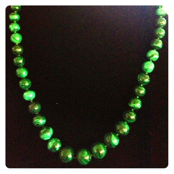 Rare! graduating polished malachite stone necklace