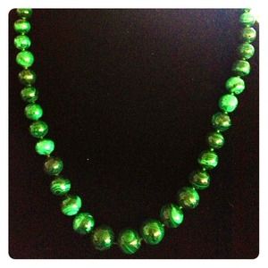 Rare! graduating polished malachite stone necklace