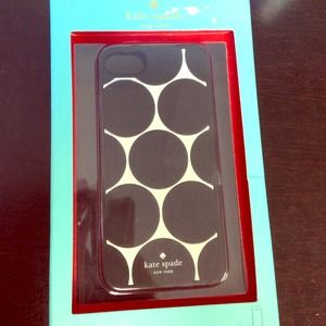 Kate Spade polka dot silicone case.