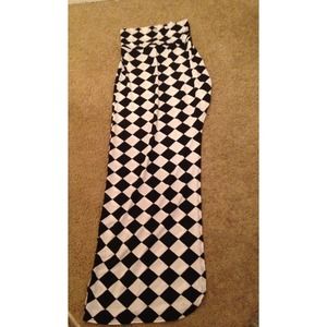 Checkered print maxi with a side split !
