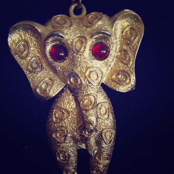 Vintage JJ articulating elephant pendant!