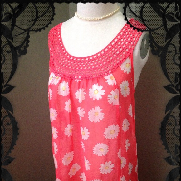 ✅✅New forever21 daisy tunic top