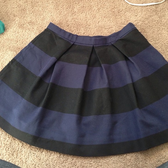 GAP pleated skirt