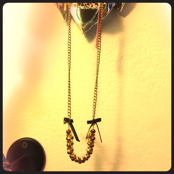 Necklace - Picture 1 of 1