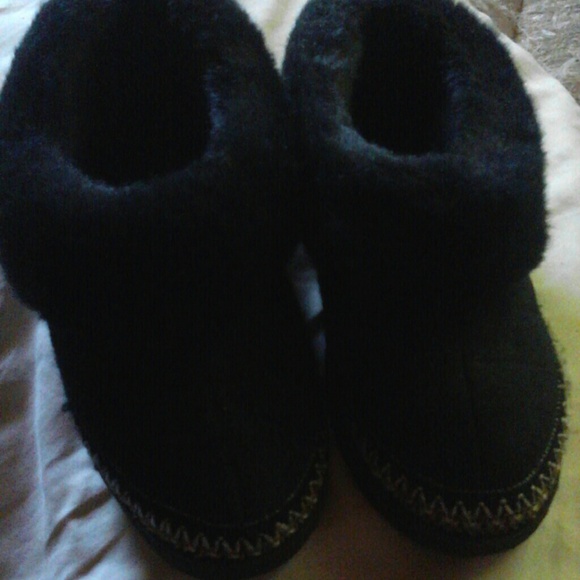 Isotoner cozy slippers
