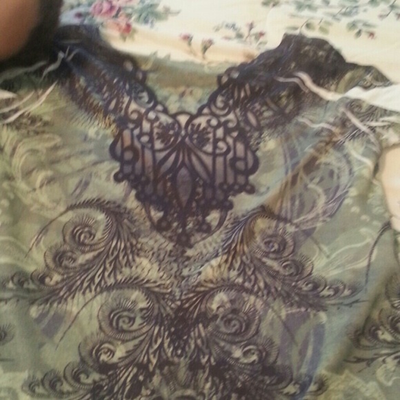 Tshirt - Picture 3 of 3
