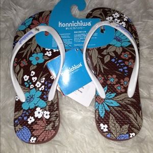 BRAND NEW Floral Flip Flop size 36 (US 5)