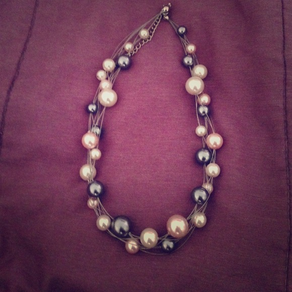 Beautiful pearl necklace.