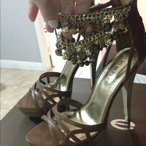 Bebe shoes tan like new