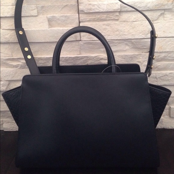 Zac Posen Eartha black w/ snake polished
