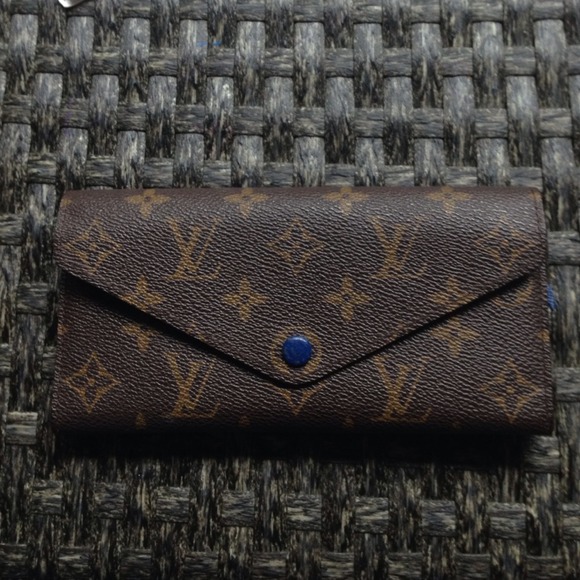 Louis Vuitton Clutches & Wallets - Reduced🌷 100% Auth LV Josephine blue wallet.