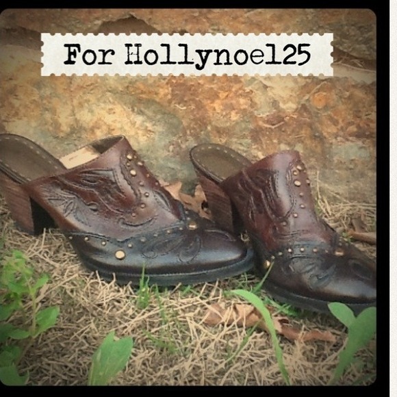 Gianni Bini Boots - Hollynoel25Brazillian genuine leather brown bootie