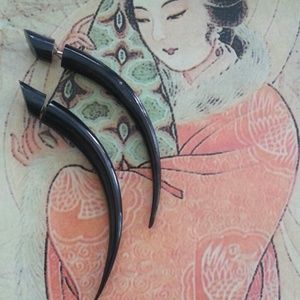 Tribal Horn Talons Faux Gauge Earrings