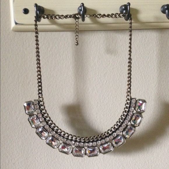 F21 - Jeweled necklace