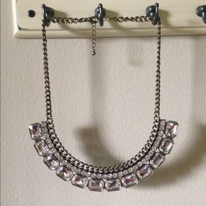 F21 - Jeweled necklace