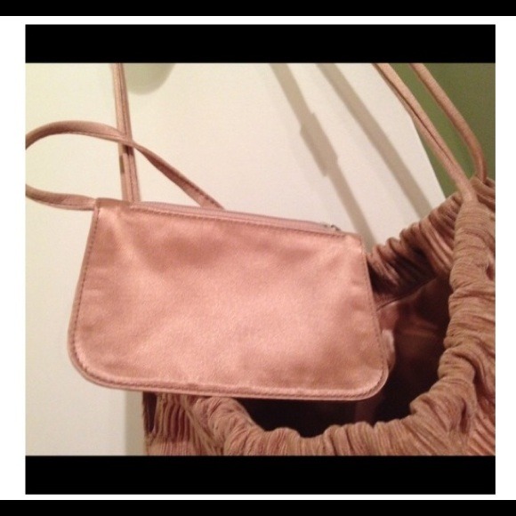 SALE 💥 Authentic Gucci Satin Purse - Picture 2 of 4