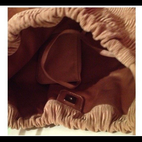 SALE 💥 Authentic Gucci Satin Purse - Picture 3 of 4