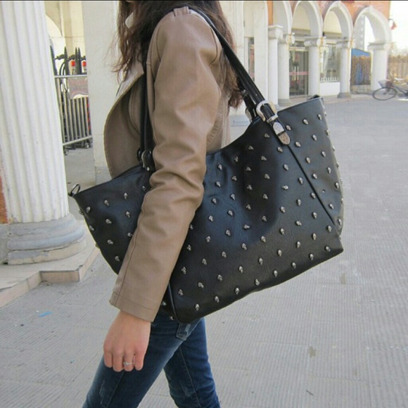 Skull bag price reduced