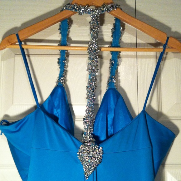 TERANI DRESS - Picture 2 of 4