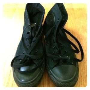 All Black High Top Converse 😻