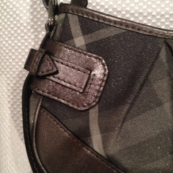 SOLD Reduced!!!! Burberry Grey/Silver Shoulder Bag - Picture 3 of 4