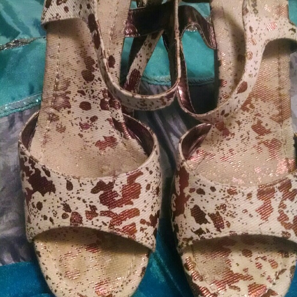 Bronze and cream cork wedges about a 4 inch